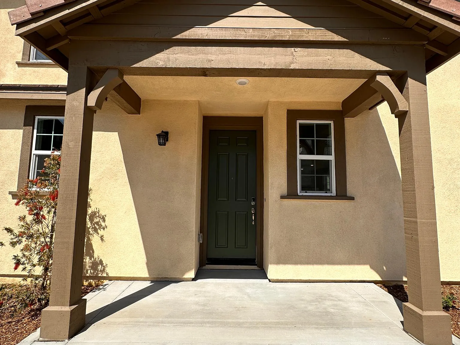40614 Melrose Dr — Photo 2