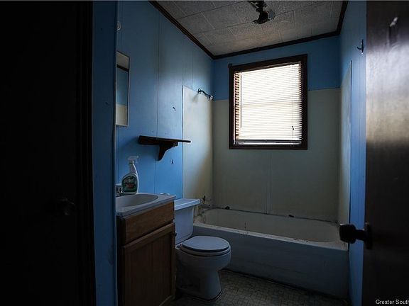 5th image of 2223 Tulip St