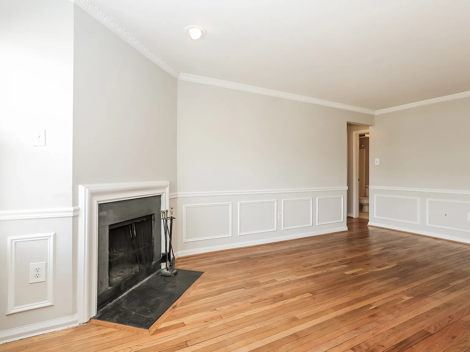 One Month Free Rent Plus 1k Cash Back — Photo 2