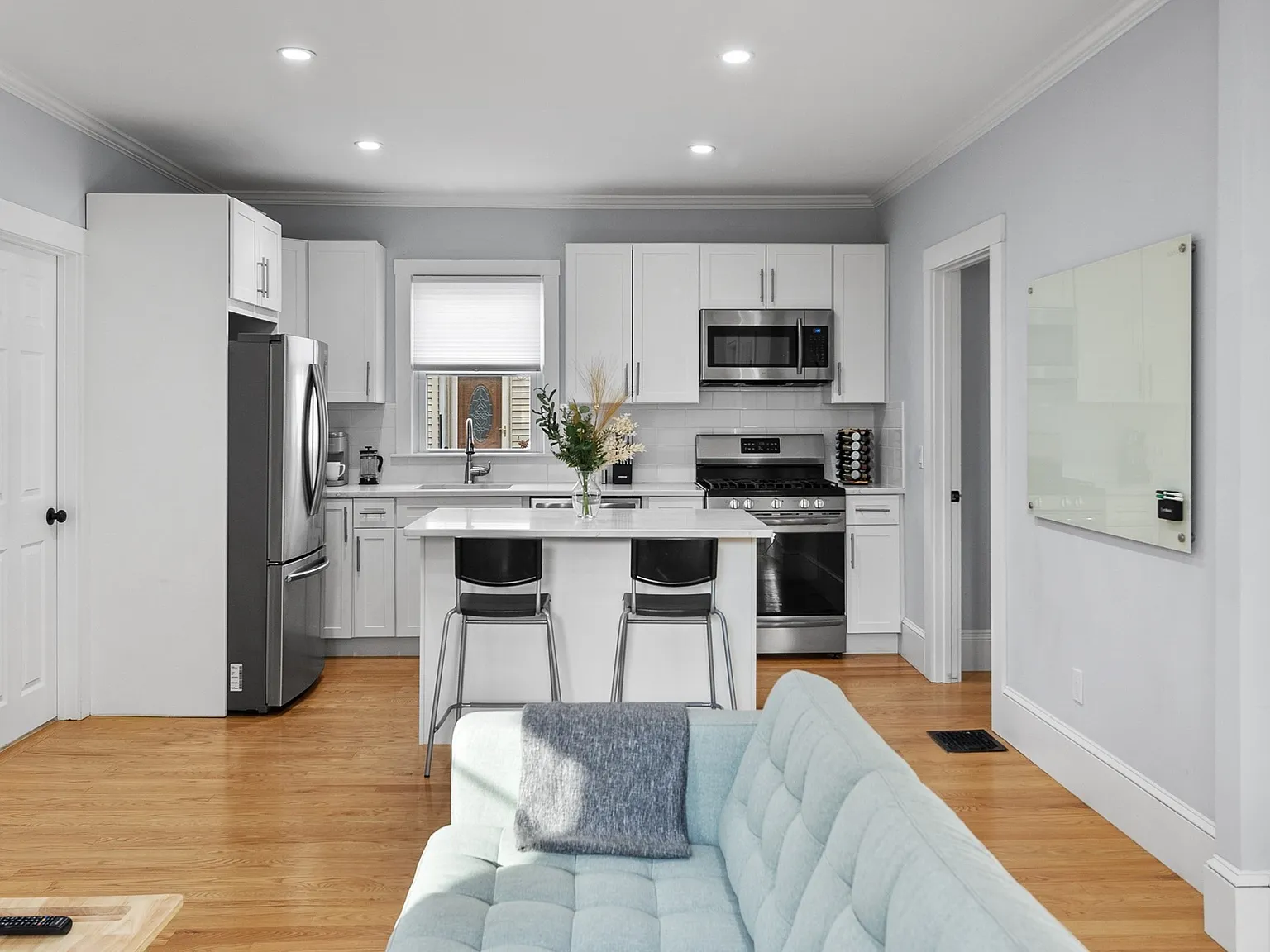 1 bed, 1.0 bath, 705 sqft, $2,700 — Photo 4