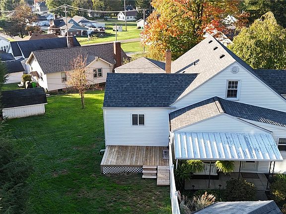 4th image of 795 Concord Pl