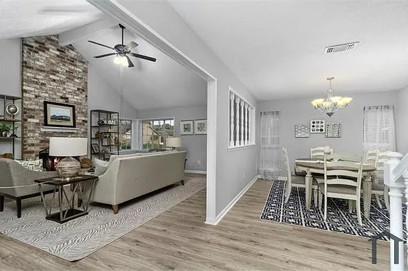 13103 Mills Bend St — Photo 3