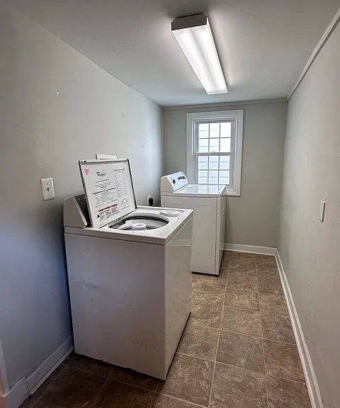 161 W Main St — Photo 40