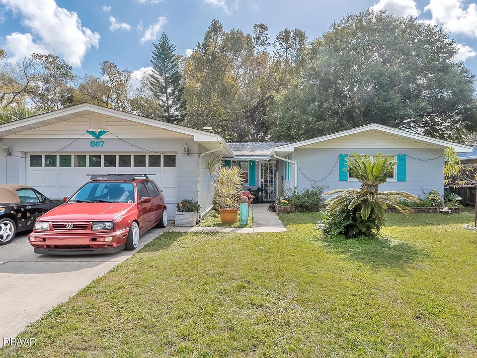 1st image of 607 Center Ln