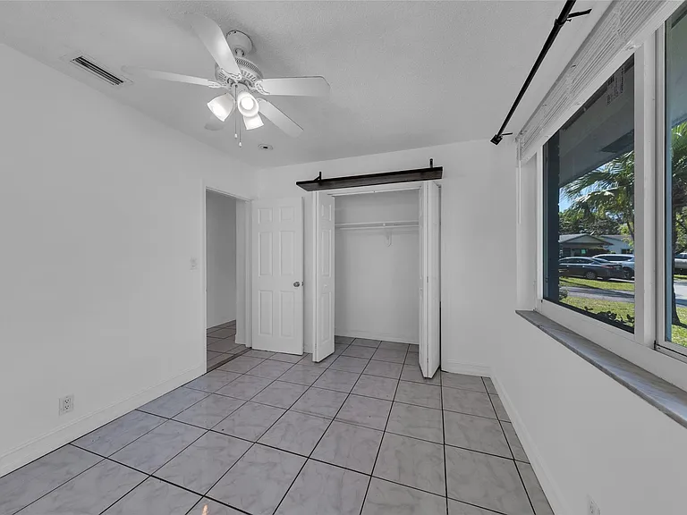 1906 NW 45th Ct — Photo 22