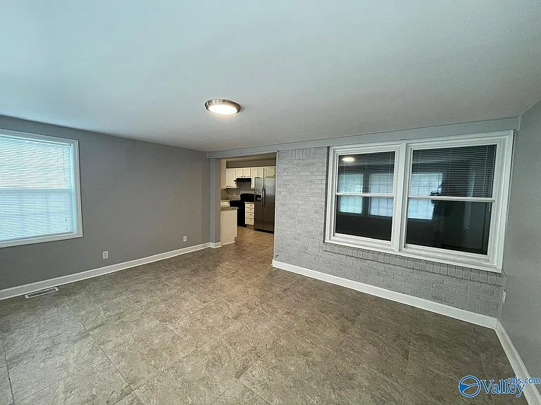 19 Allen St — Photo 8