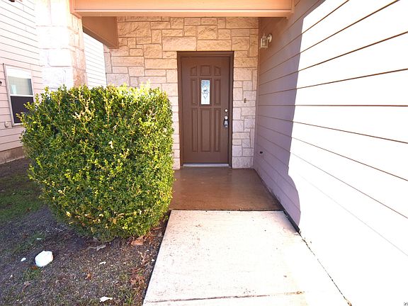 3rd image of 25259 Cambridge Well
