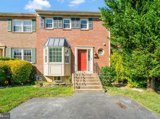 7140 Lake Cove Dr, Alexandria, VA 22315