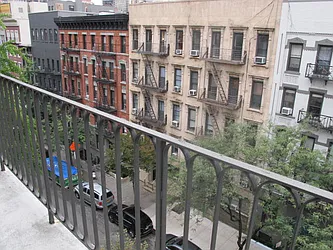 Rented by Metropolis Real Estate of Manhattan