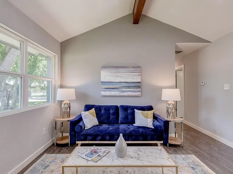 1512 Luray Dr — Photo 4