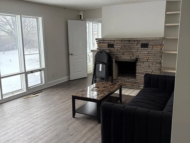 12084 Hurontario St — Photo 2