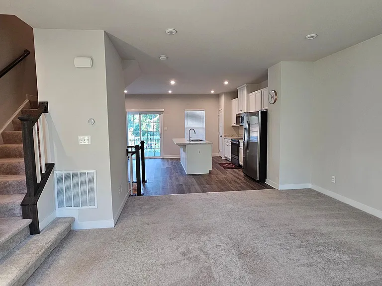 2055 Rivers Dr — Photo 32