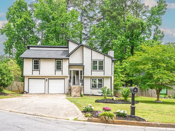 10175 Old Woodland Entry, Johns Creek, GA 30022