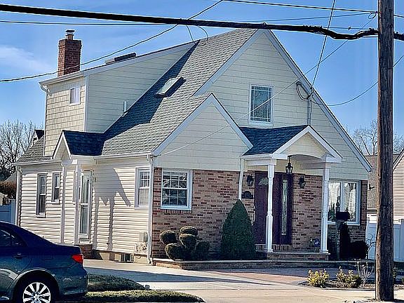 2nd image of 2025 New Hyde Park Rd