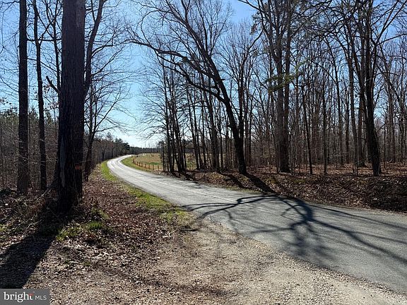 3rd image of 3B Maple Bridge Rd