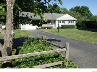 31 Stonehouse Rd, Somers, NY 10589