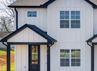 212 W Jere Whitson Rd, Cookeville, TN 38501