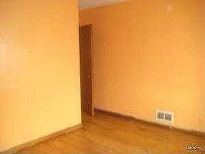 2nd image of 135 Warren St
