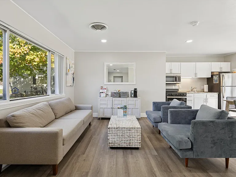 Parchment Point Townhomes — Photo 16