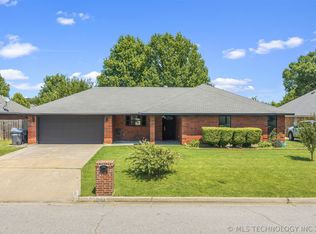 1604 Southern Hills Dr, Ardmore, OK 73401