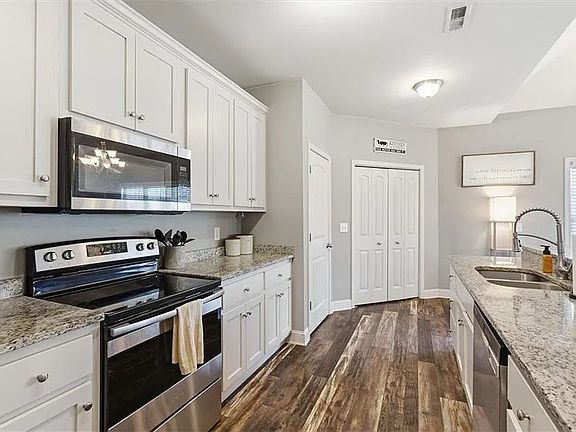 3rd image of 59 Round Rock Cir