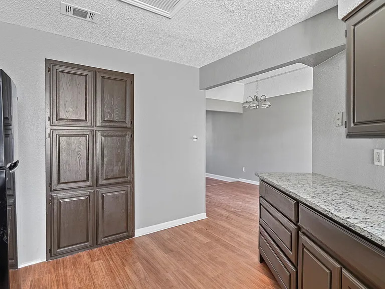804 Custer St #1 — Photo 12