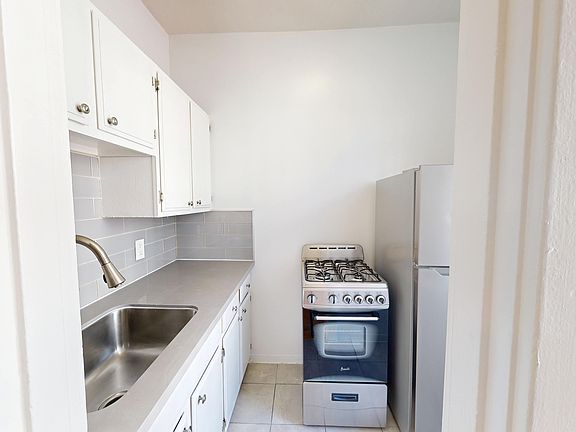2nd image of 709 Geary St APT 201