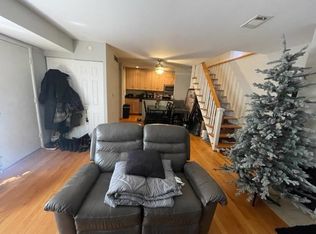 700 W Gordon Ter #314, Chicago, IL 60613