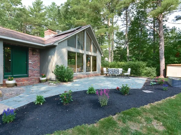 135 Beach St, Wrentham, MA 02093