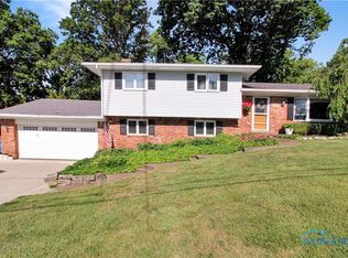 3712 N Karwood Dr, Port Clinton, OH 43452