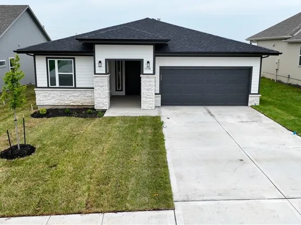 1716 NW 104th Ter, Kansas City, MO 64155