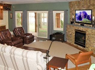 6302 Willow Glen Rd, Midlothian, VA 23112