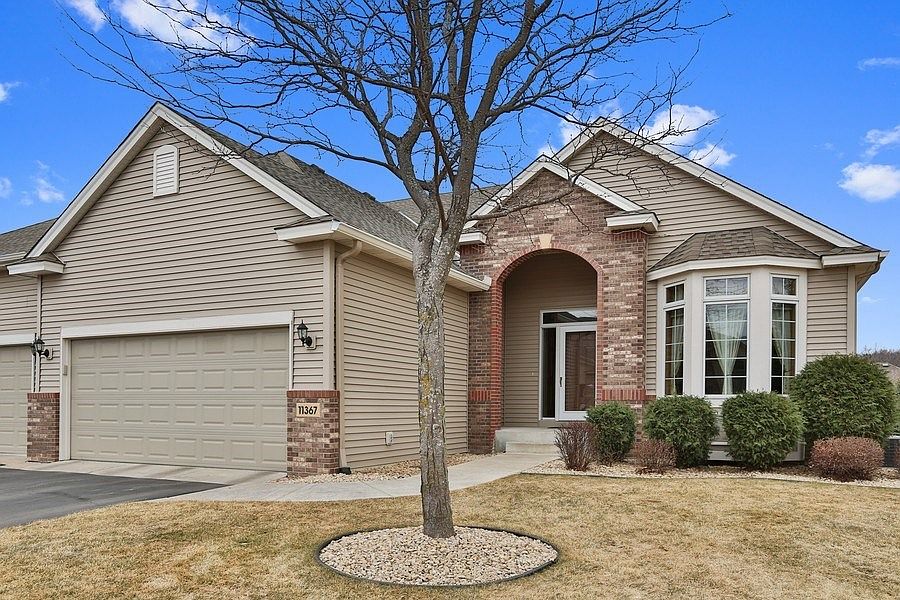 1st image of 11367 Hillcrest Dr N