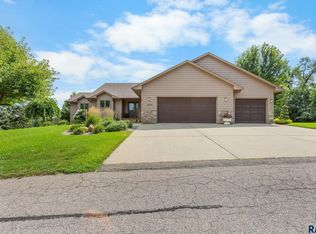 1800 N Ranch Oak Pl, Sioux Falls, SD 57110