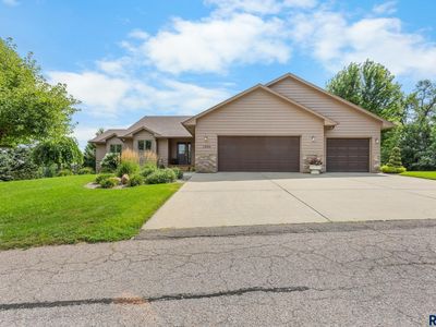 1800 N Ranch Oak Pl, Sioux Falls, SD, 57110