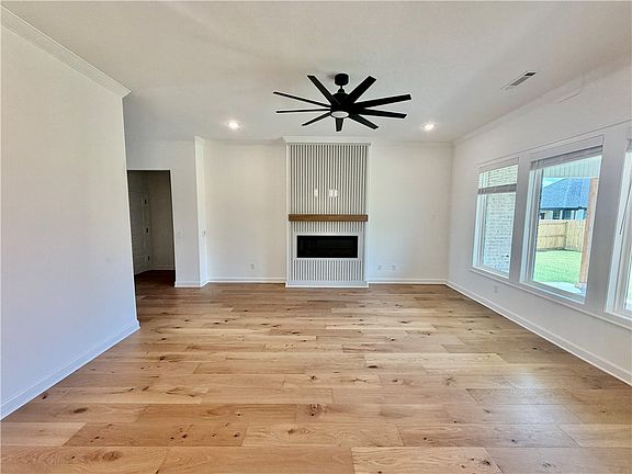 5th image of 1511 Lookout Ln