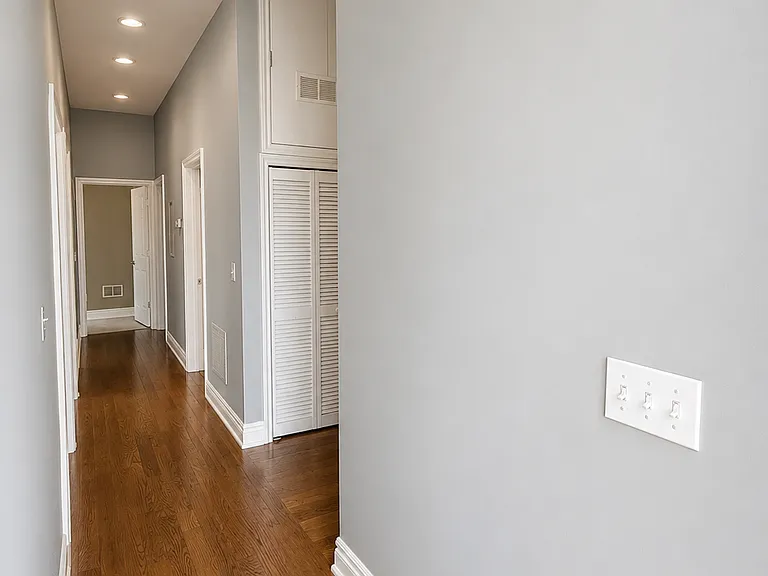 1470 W Carmen Ave #301 — Photo 10