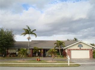 20041 NW 2nd St, Pembroke Pines, FL 33029