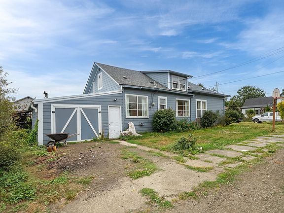 2nd image of 2315 8th St