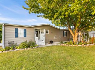 4524 E River Rd, Ridott, IL 61067