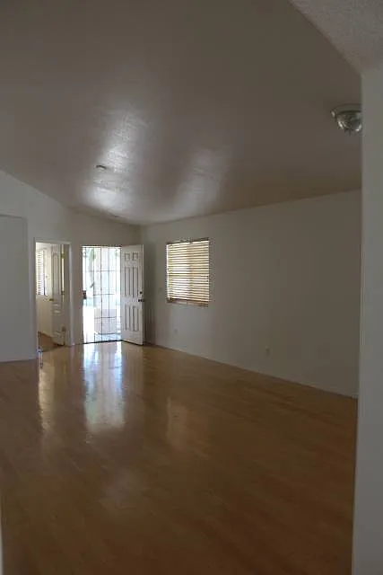 3 bed, 1642 sqft, $1,800 — Photo 3