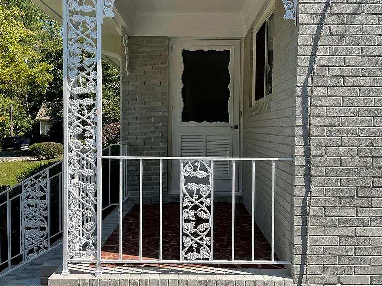 1723 Homestead Rd — Photo 3