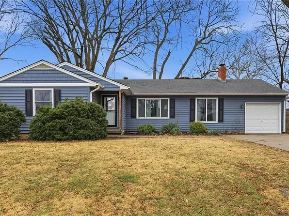 8806 Marty St, Overland Park, KS 66212