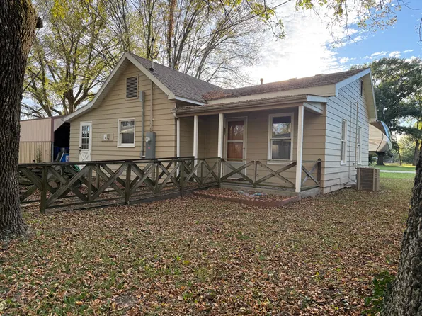 207 W Georgia Rd, Pittsburg, KS 66762