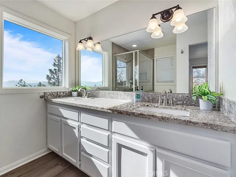 27775 Matterhorn Dr — Photo 17