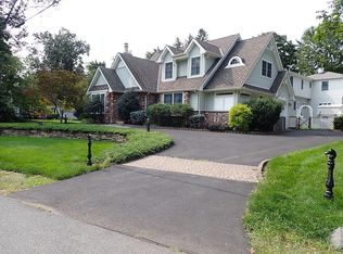 929 Washington Ave, Ho Ho Kus, NJ 07423