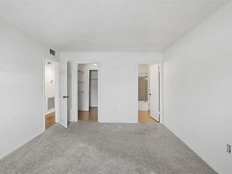 350 79th Ave N #122 — Photo 14