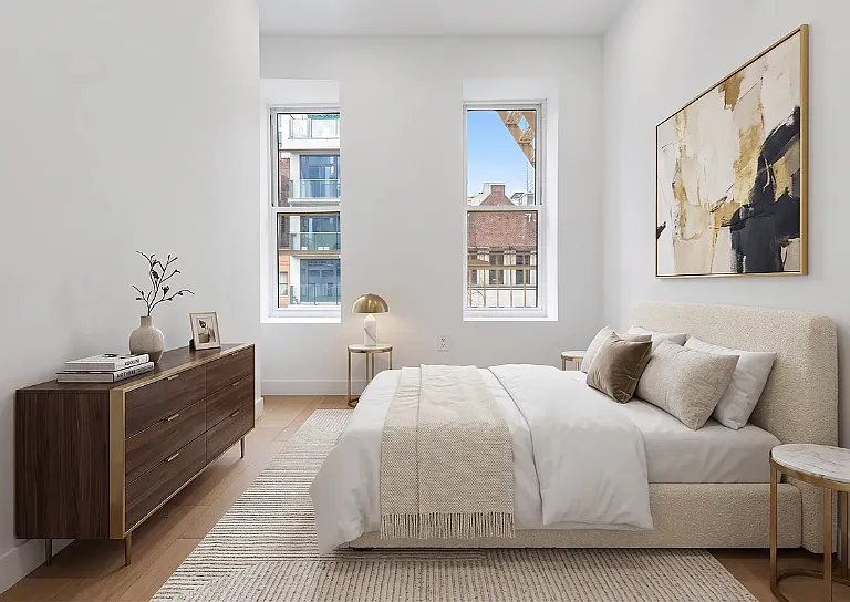 246 E 53rd St #2D — Photo 3