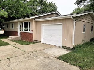 703 Cooper Ct, Genoa, IL 60135