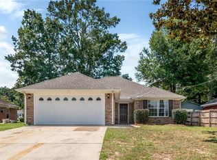 6904 Gray Oaks Dr, Theodore, AL 36582
